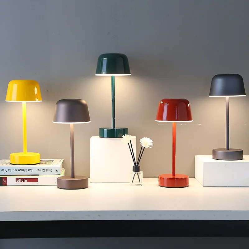 Modern Metal Table Lamp
