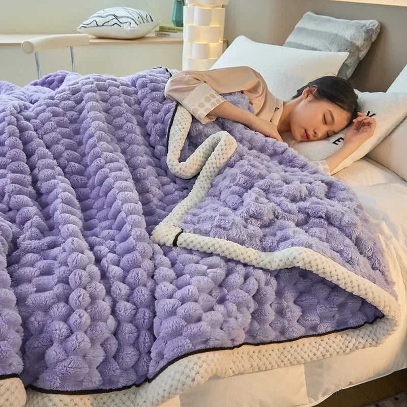 Soft Velvet Blanket – Warm and Elegant – Designed for Comfort and a Cosy Home Atmosphere