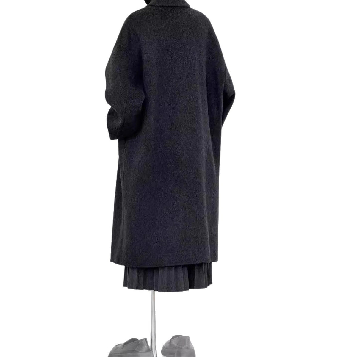 Women's Oversized Coat with Wide Lapels, Relaxed Silhouette and Pockets