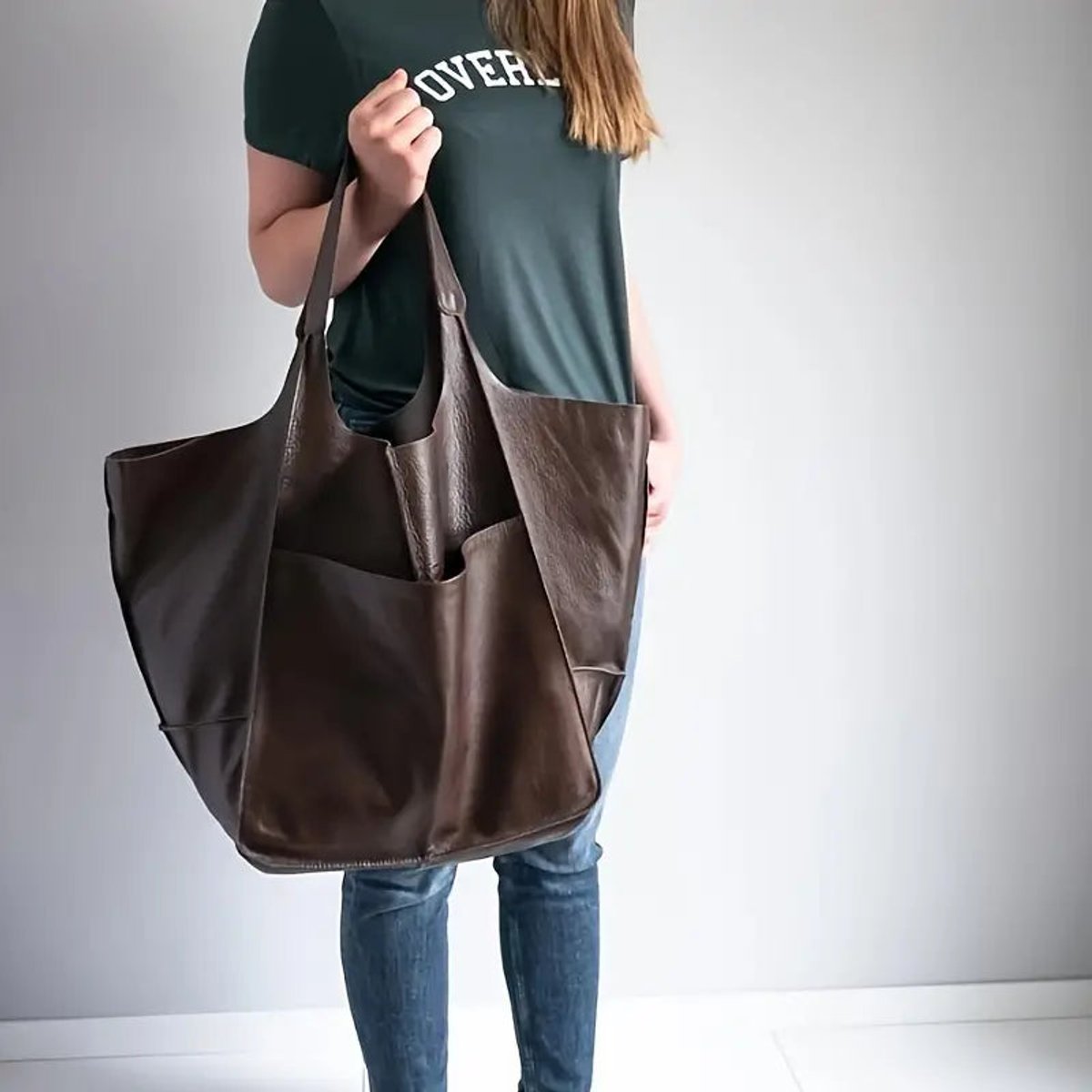 Women's Oversized Magnetic Closure Tote Bag