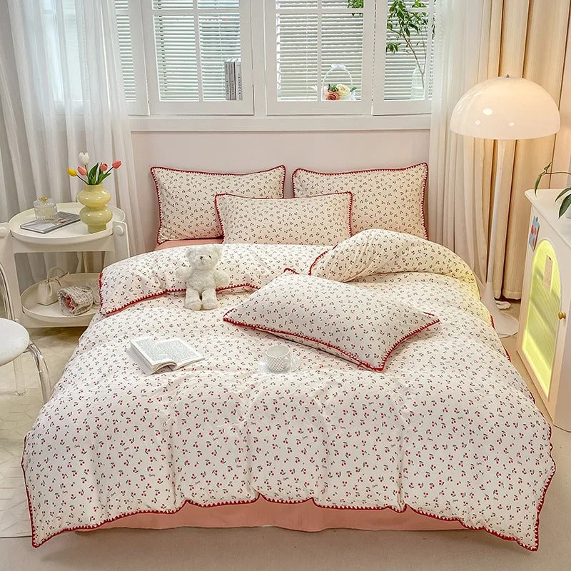4-Piece Blossom & Berry Floral Duvet Cover Bedding Set