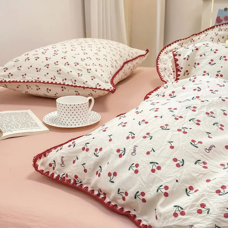 4-Piece Blossom & Berry Floral Duvet Cover Bedding Set