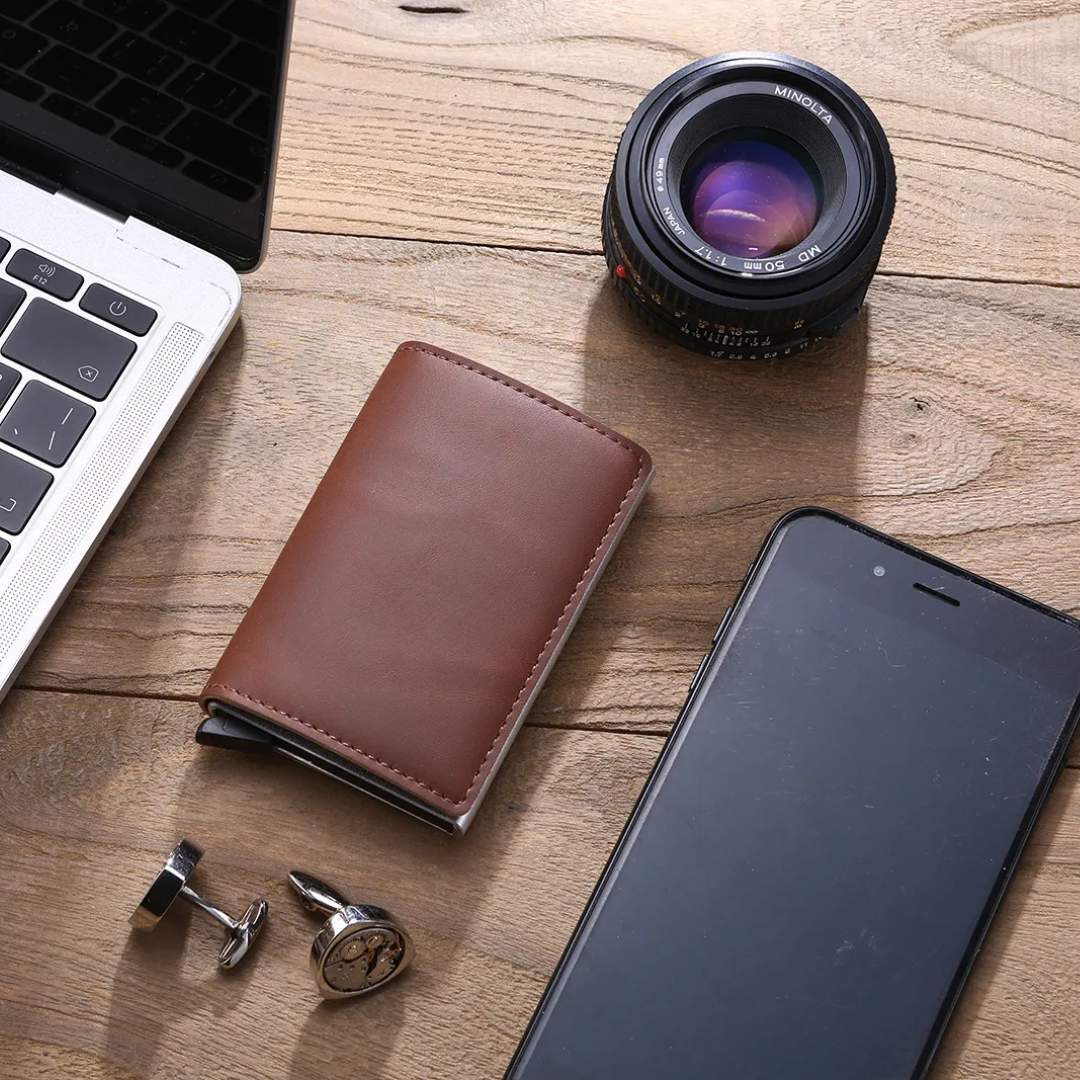 Cardholder Wallet with Money Clip