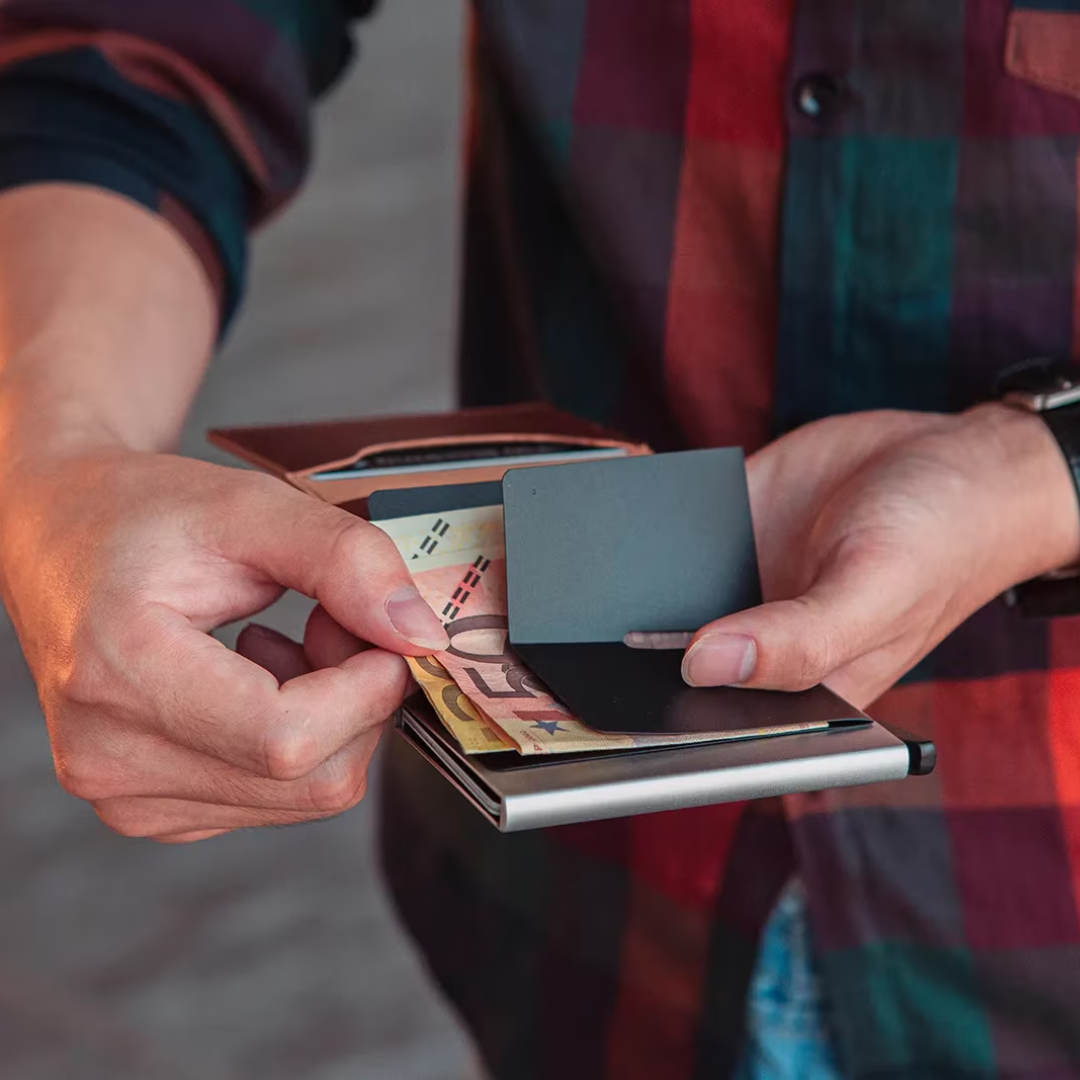 Cardholder Wallet with Money Clip