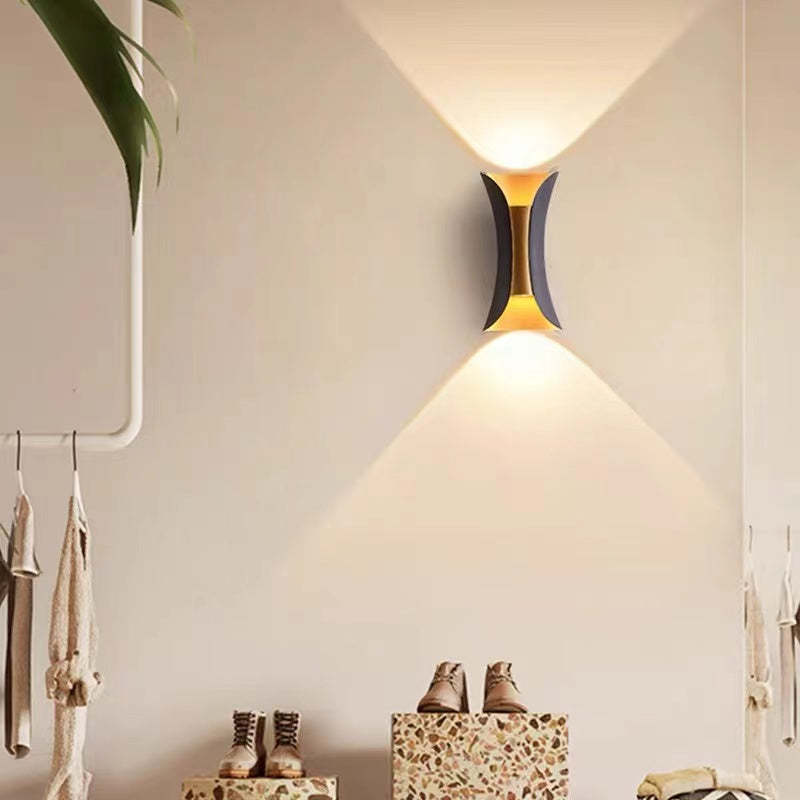 Curved Outdoor Wall-Mounted LED Lamp