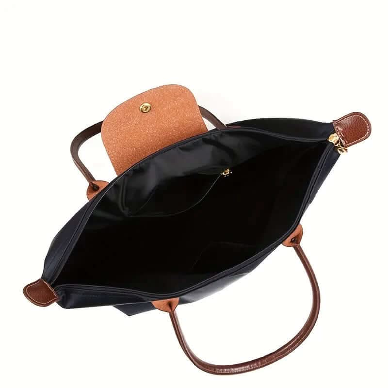 Elegant and Spacious Tote Bag for Modern Life