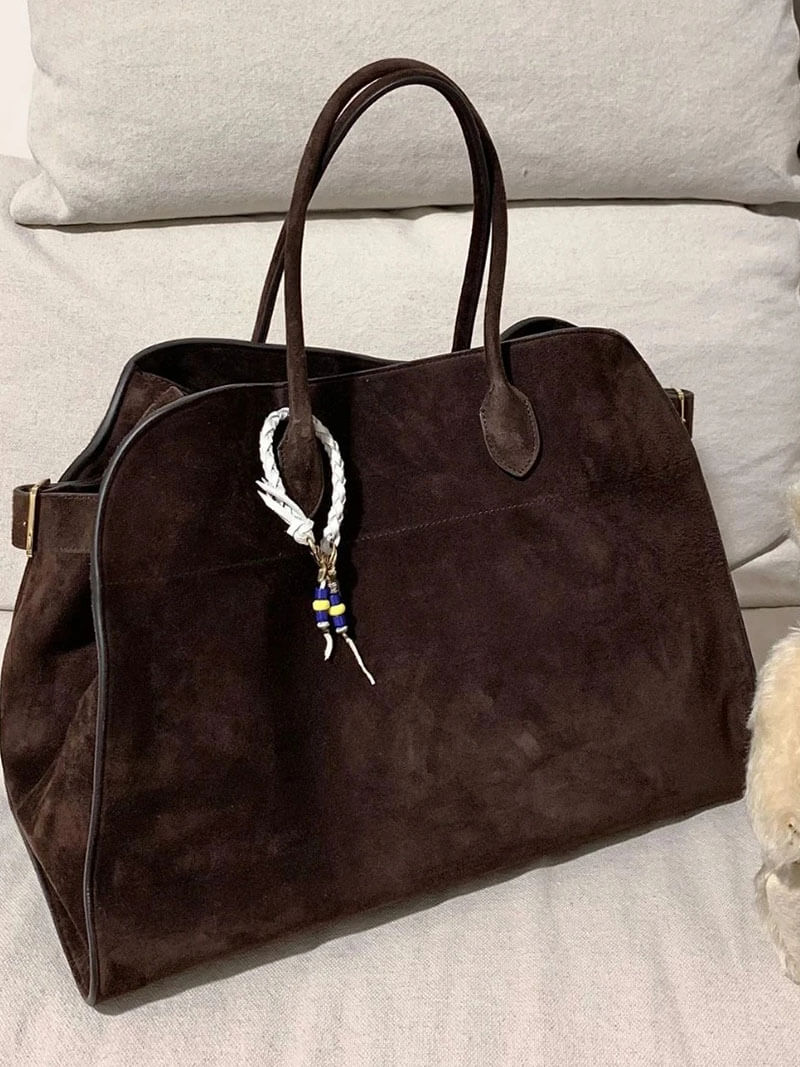 Elegant Women's Handbag with a Spacious Design