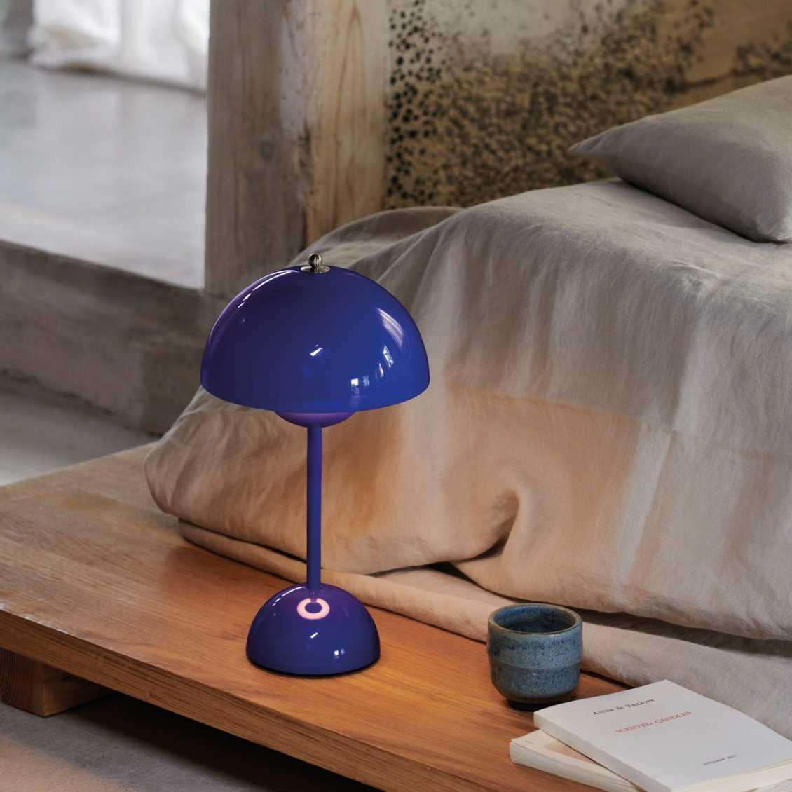 LED Table Lamp for an Atmospheric Interior