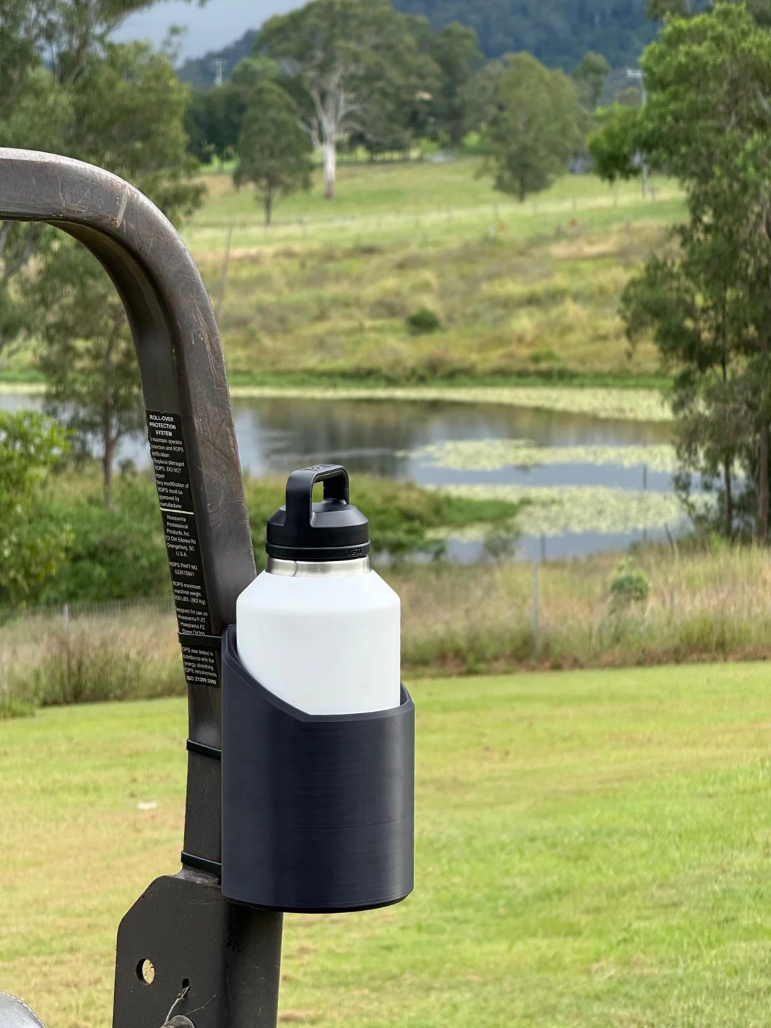 Magnetic Bottle Holder - Heavy-Duty Grip for Tools, Gym, or Garage - Non-Slip Bottle Mount