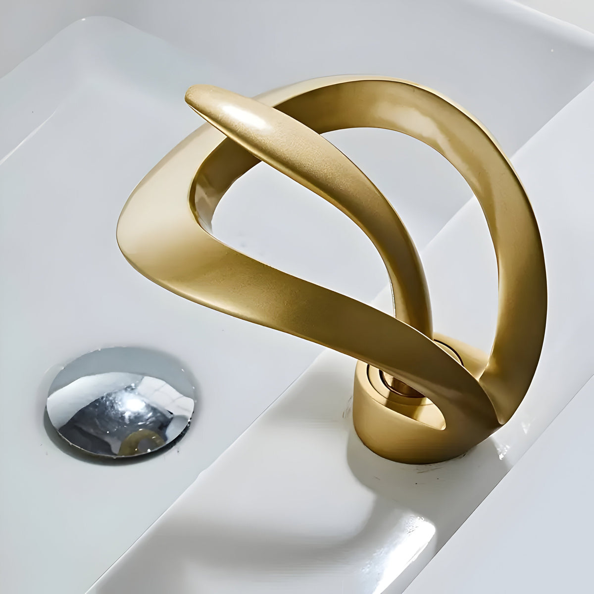 Minimalist Bathroom Basin Tap