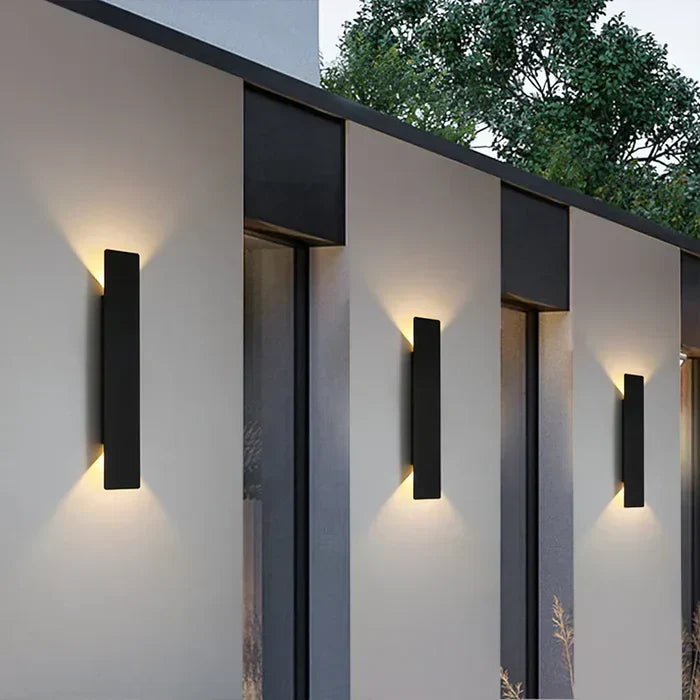 Modern Weatherproof LED Outdoor Wall Light for Garden and Patio