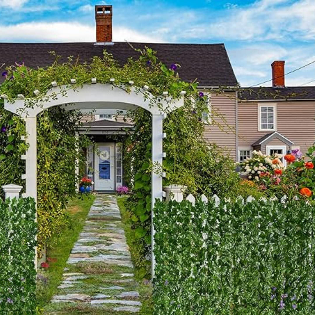 Natural-Looking Garden Privacy Screen