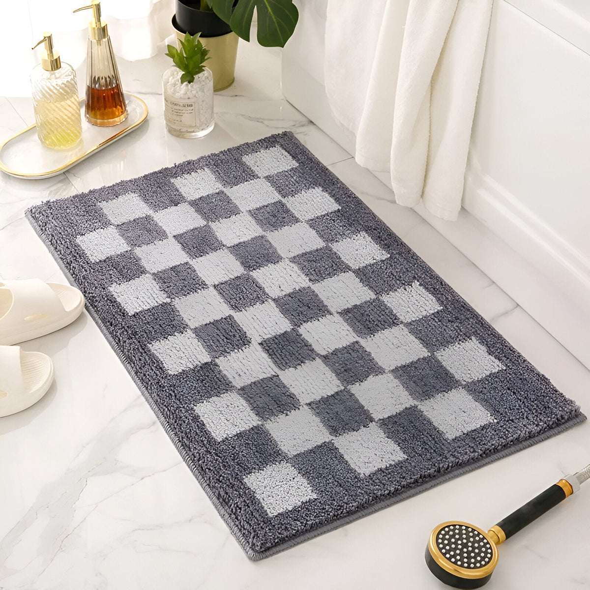 Plush Checkered Microfiber Bath Mat in Black and White