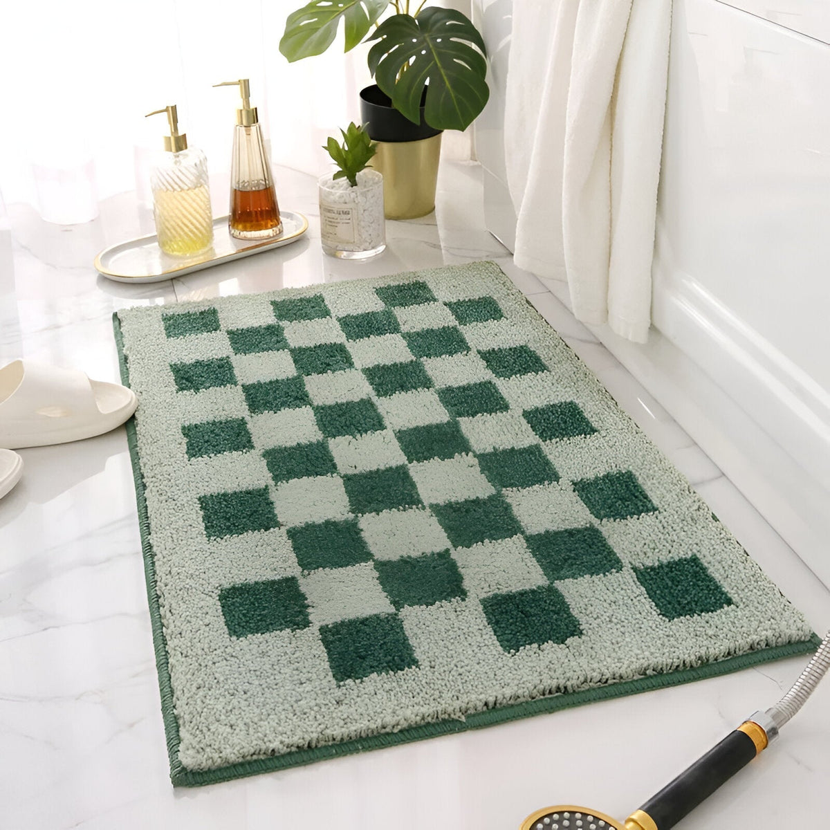 Plush Checkered Microfiber Bath Mat in Black and White