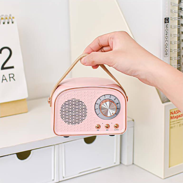 Portable Retro-Style Bluetooth Speaker with High-Quality Sound and Long Battery Life – Compact and Stylish Design