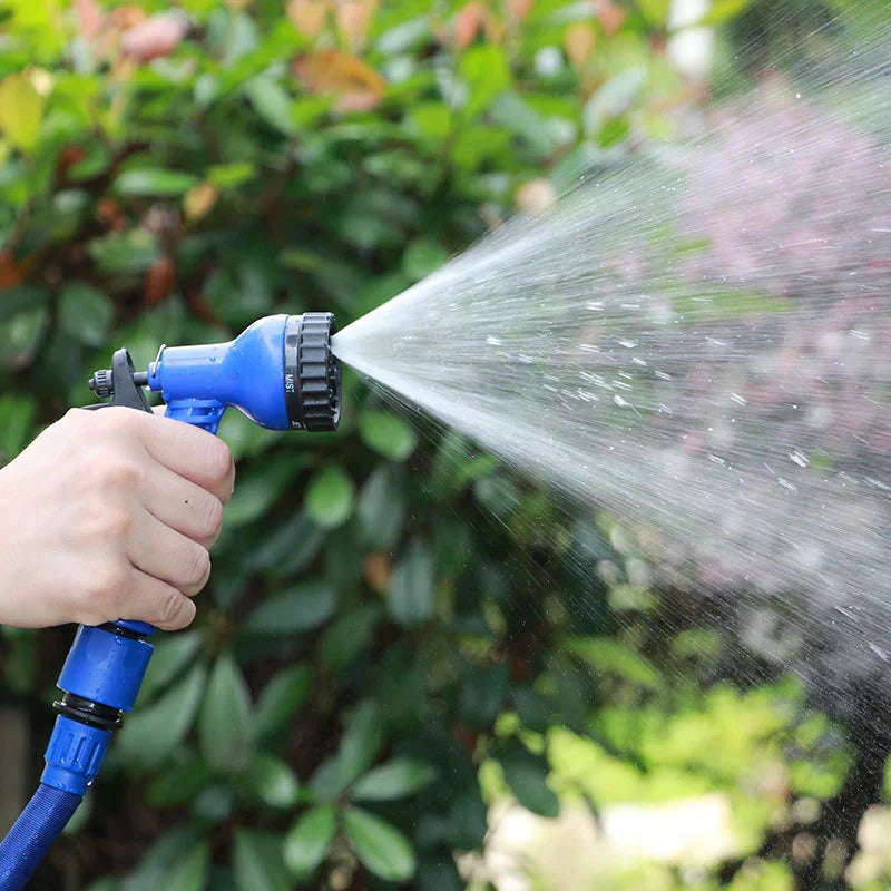 Retractable Garden Hose with Spray Nozzle