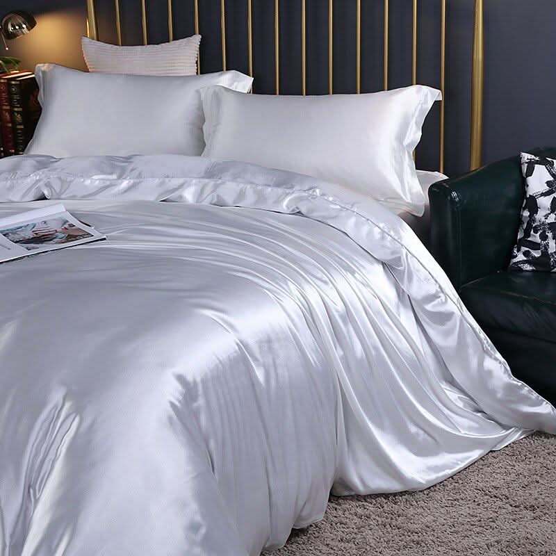 Satin Bedding Set for a Comfortable Sleep