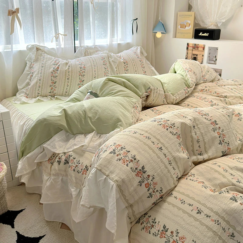 Skin-Friendly Bedding Set with Unique Durable Print