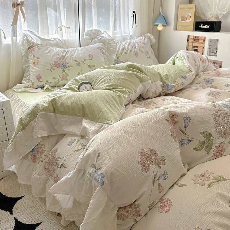 Skin-Friendly Bedding Set with Unique Durable Print