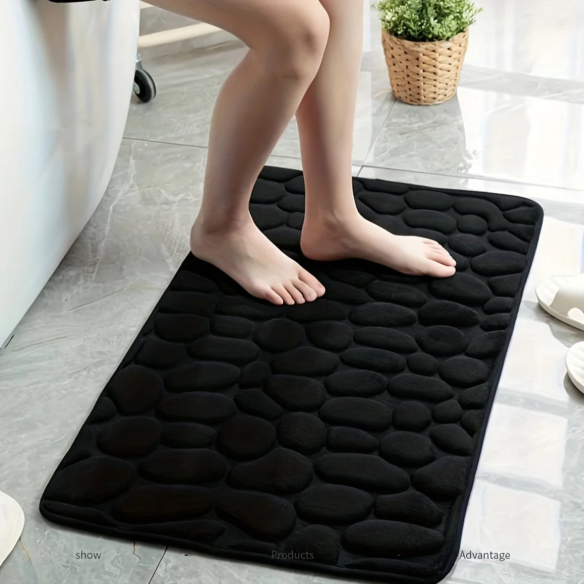 Soft Coral Velvet Non-Slip Bath Mat