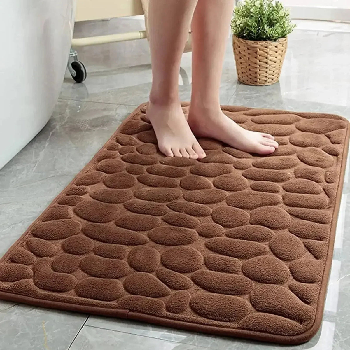 Soft Coral Velvet Non-Slip Bath Mat