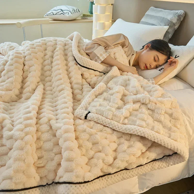 Soft Velvet Blanket – Warm and Elegant – Designed for Comfort and a Cosy Home Atmosphere