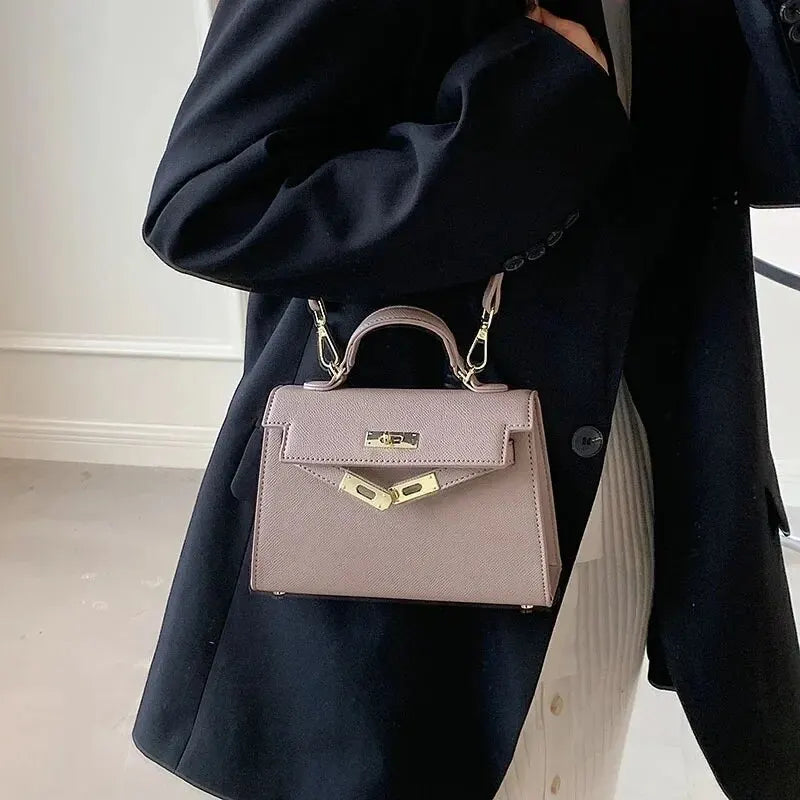 Sophisticated Shoulder Bag for Elegant Women