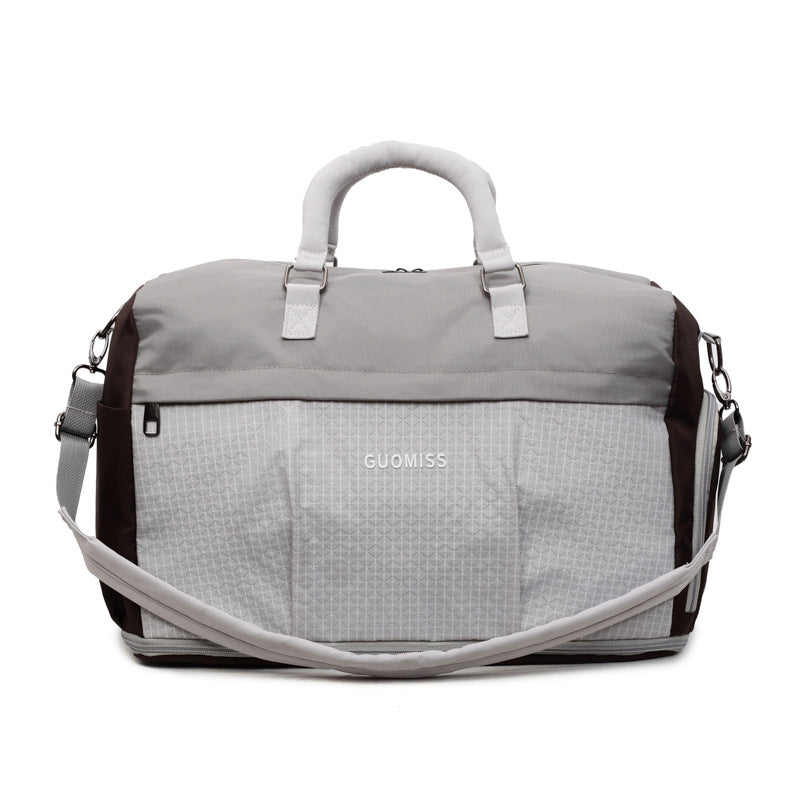 Sporty Travel Bag with Reinforced Shoulder Strap