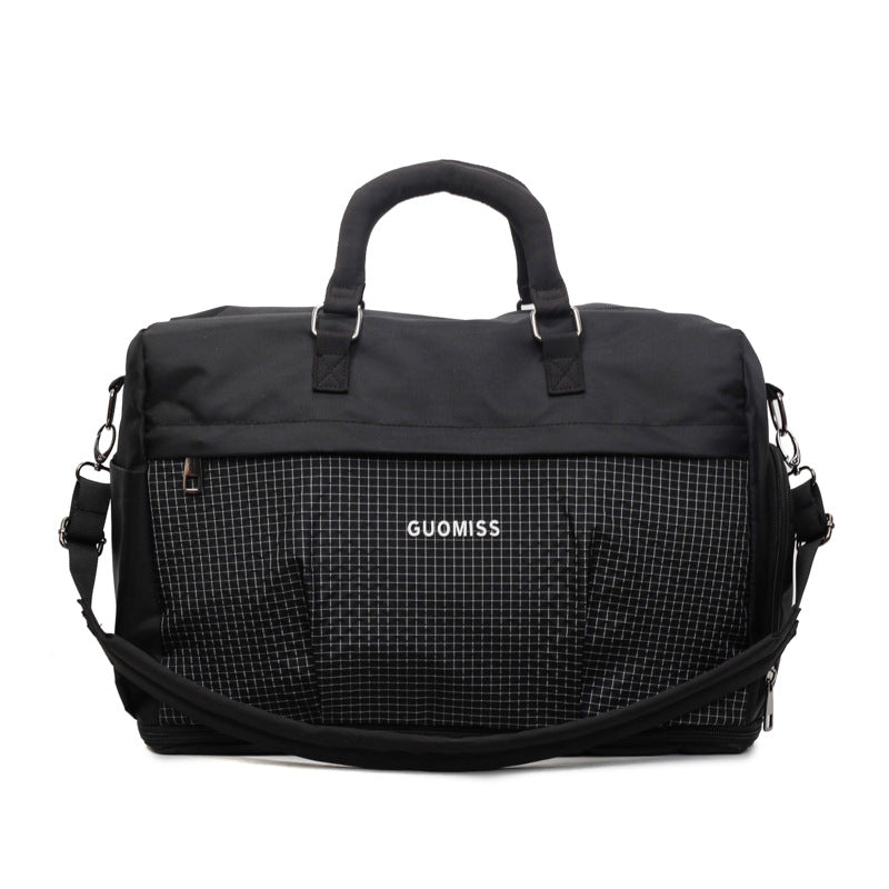 Sporty Travel Bag with Reinforced Shoulder Strap