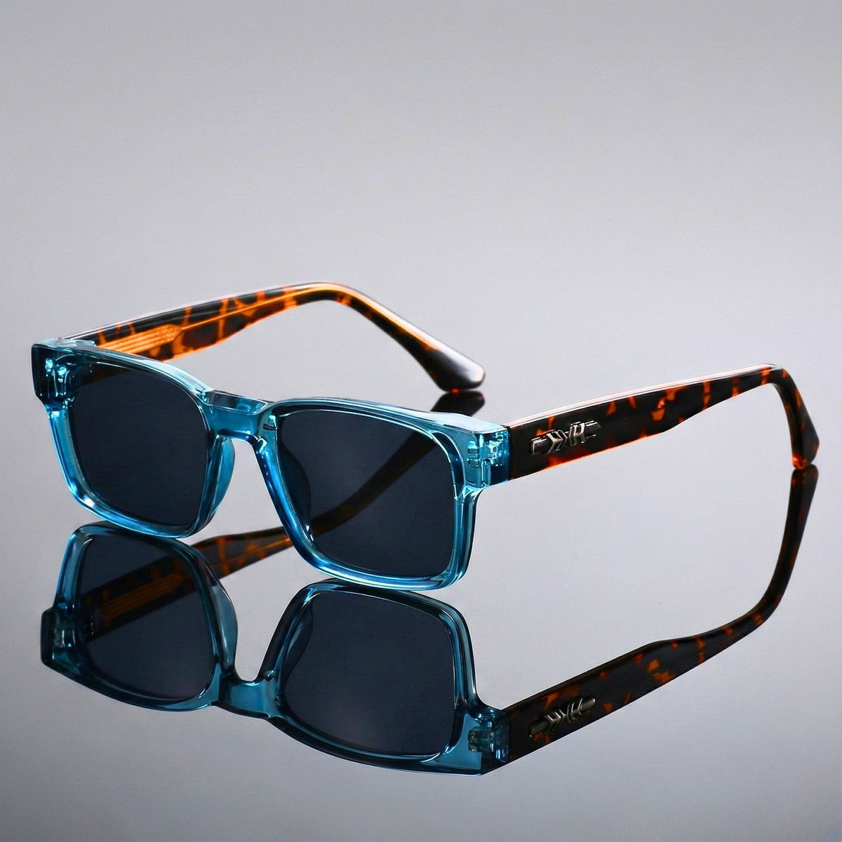 Square Tortoiseshell Sunglasses with UV400 Protection