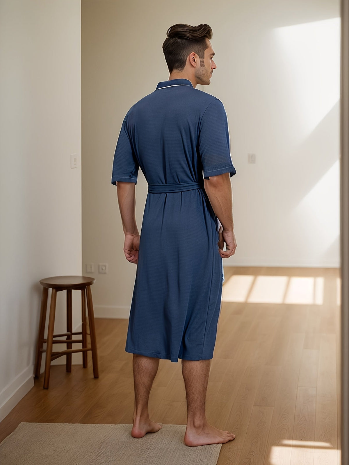 Stylish Men's Short-Sleeve Bathrobe with Two Pockets
