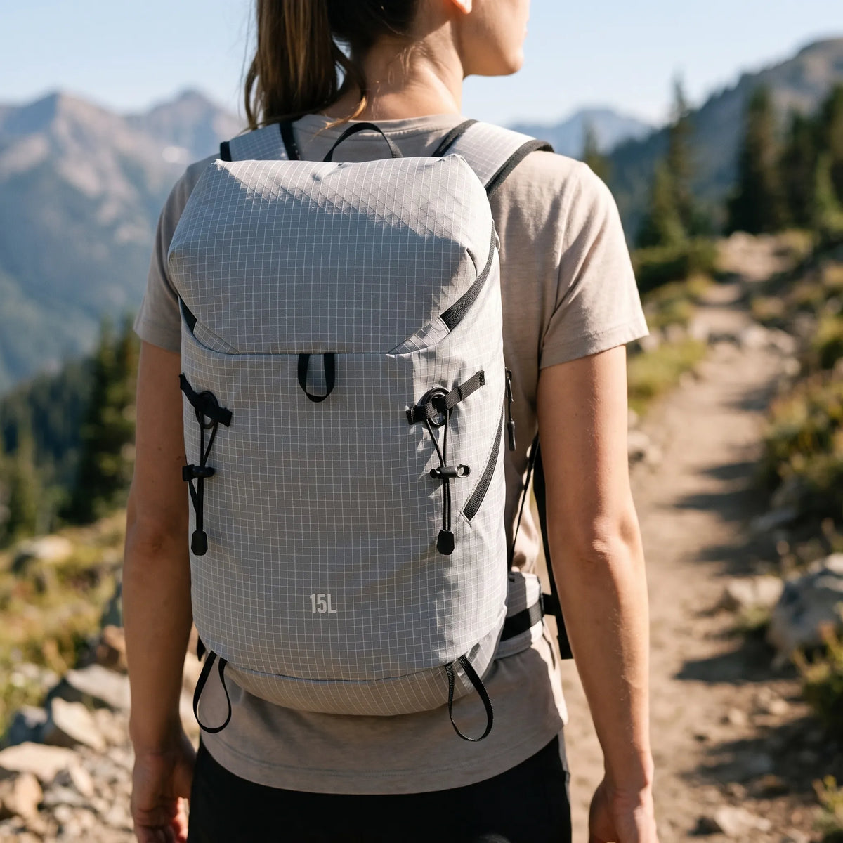 Unisex Lightweight Hydration Pack for Hiking & Trails
