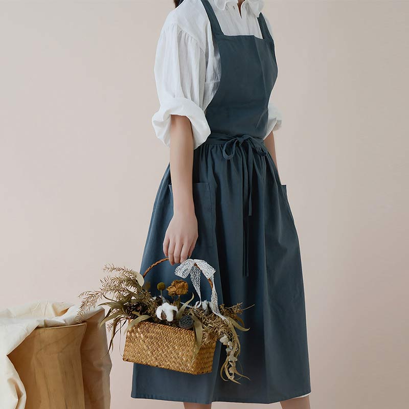 Waterproof Cotton Apron with Practical Pockets – ChefMate