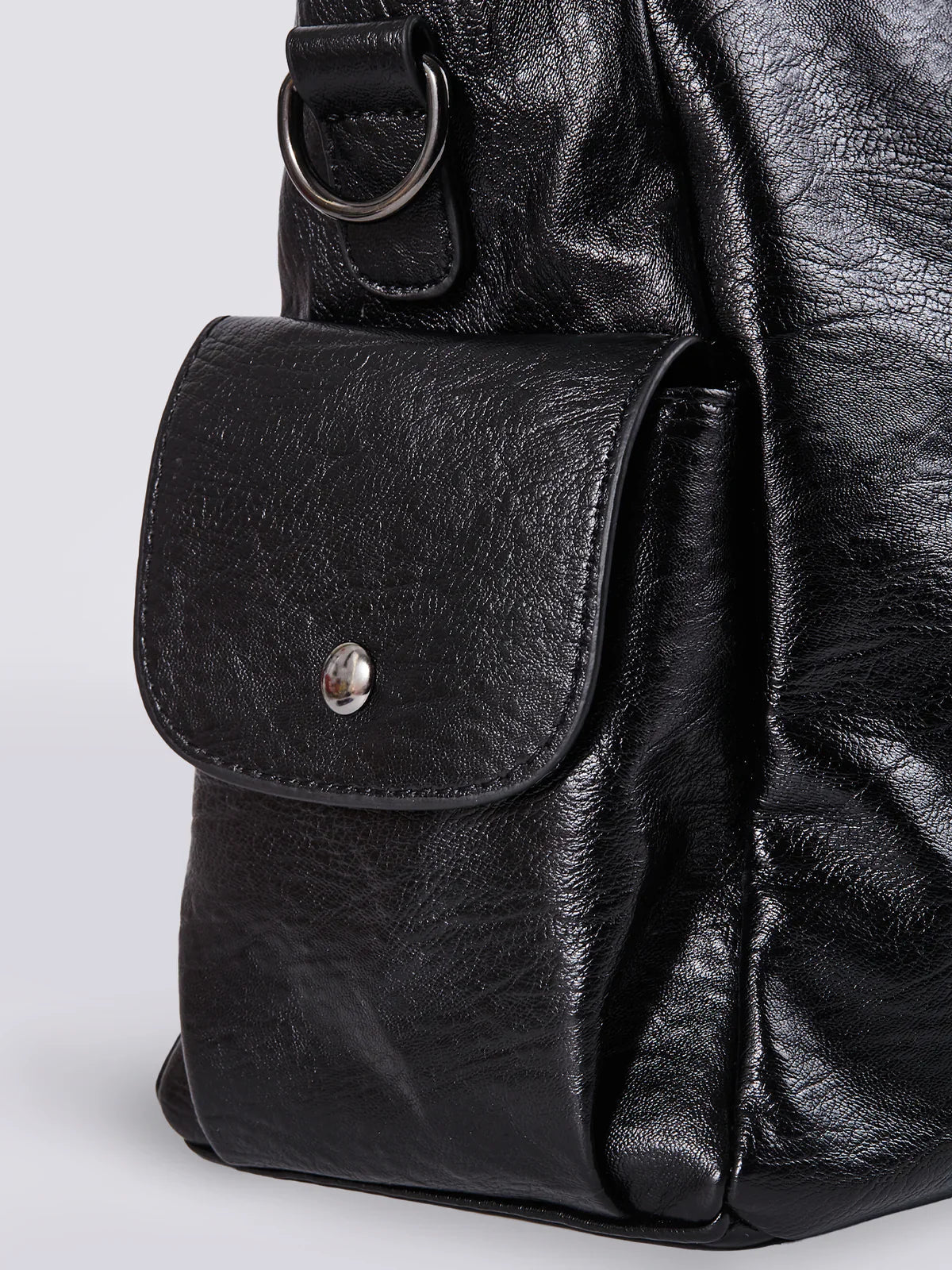 Women's Black Shoulder Bag - Stylish and Spacious with Multiple Compartments