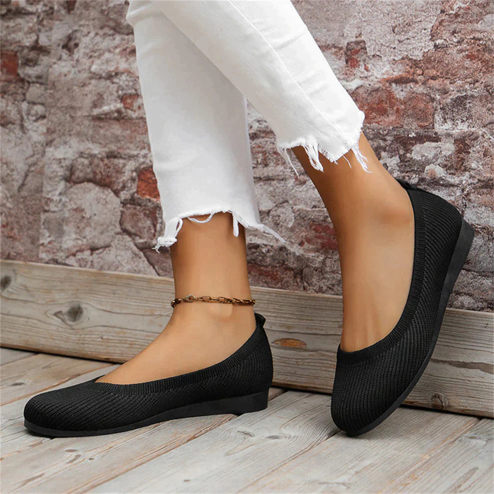 Women's Comfortable and Lightweight Slip-On Shoes with 5-Degree Toe Angle