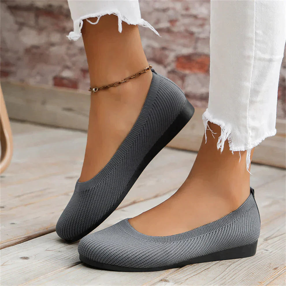 Women's Comfortable and Lightweight Slip-On Shoes with 5-Degree Toe Angle
