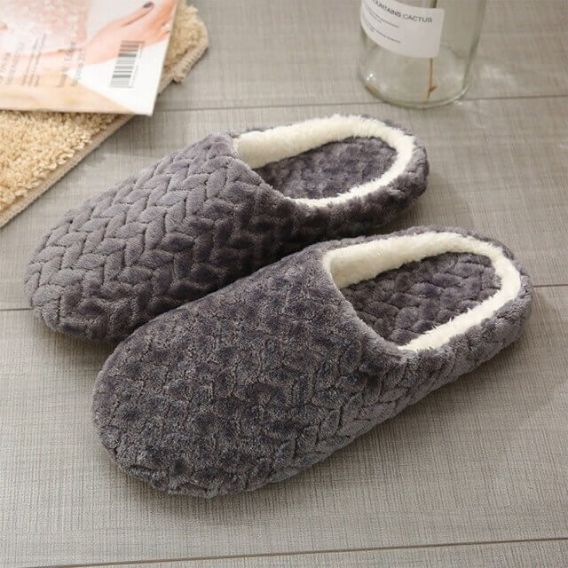 Women's Slippers with Fluffy and Non-Slip Sole