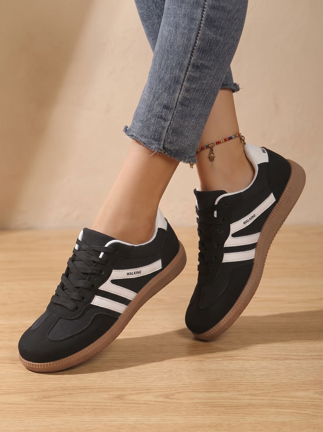 Women's Wide Toe Box Orthopedic Lace-Up Sneakers