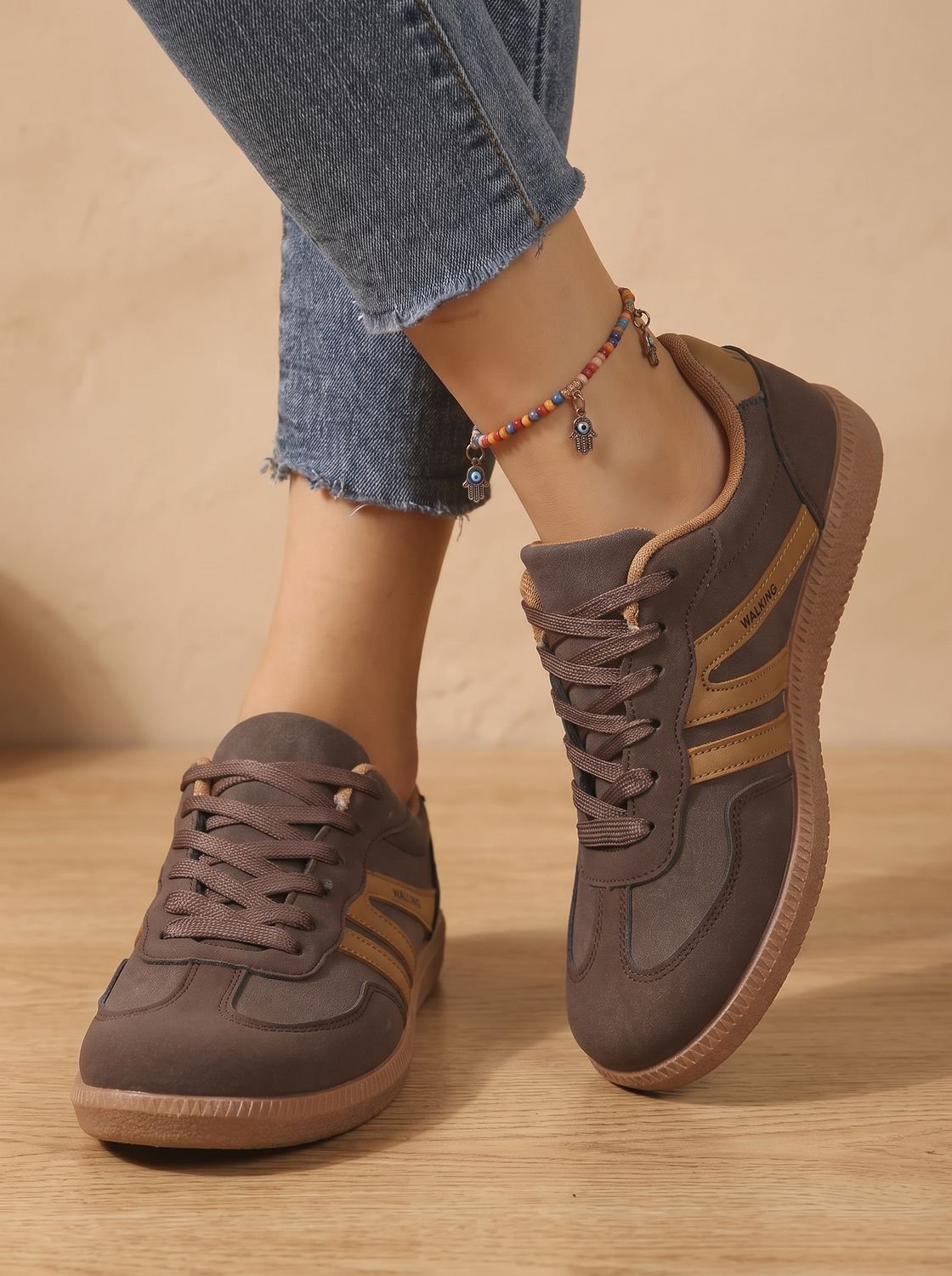 Women's Wide Toe Box Orthopedic Lace-Up Sneakers