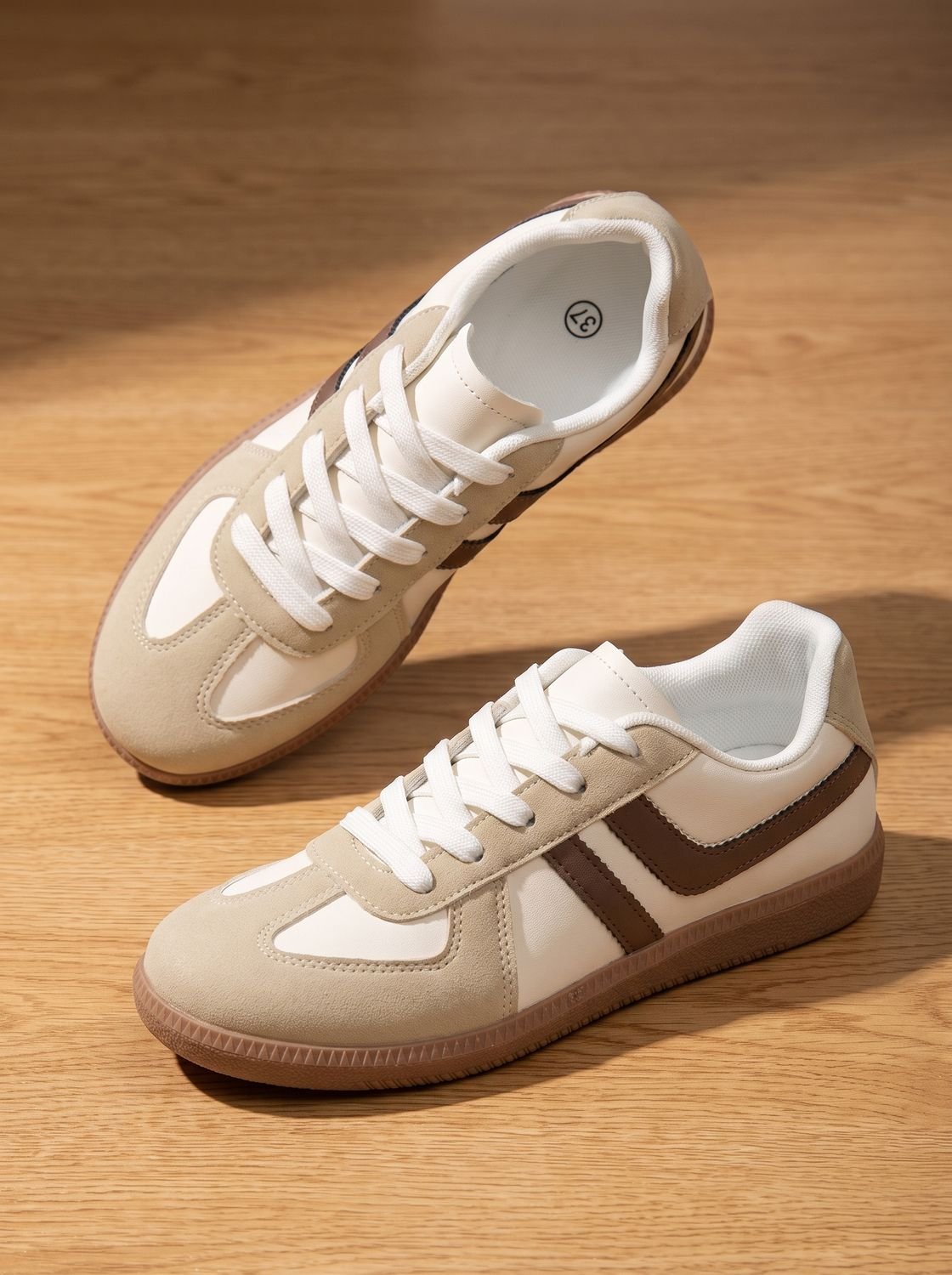 Women's Wide Toe Box Orthopedic Lace-Up Sneakers