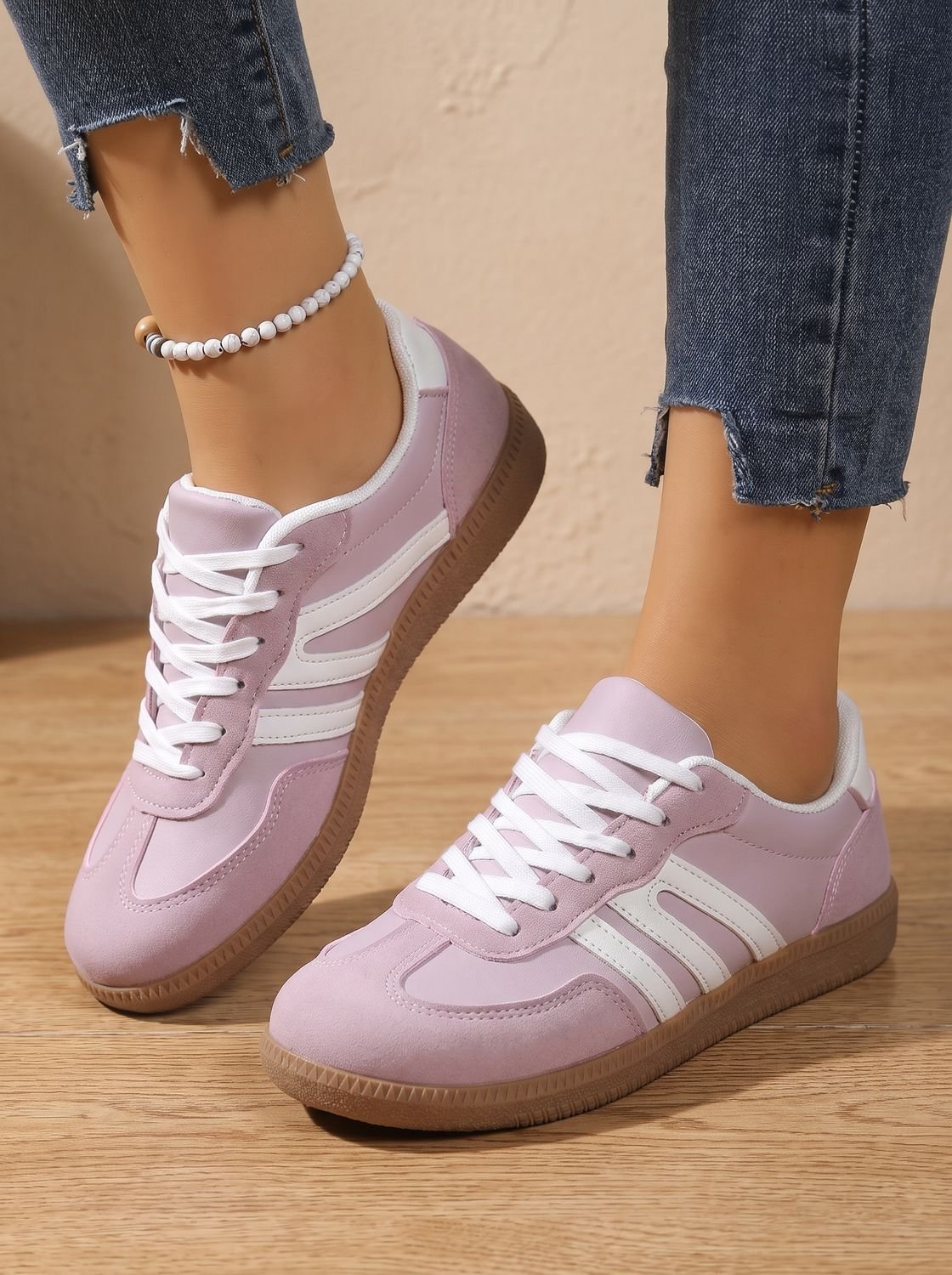 Women's Wide Toe Box Orthopedic Lace-Up Sneakers